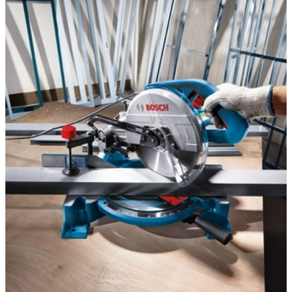 Пила торцовочная Bosch GCM 10 MX