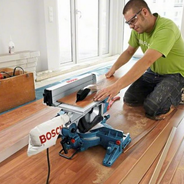 Пила торцовочная Bosch GTM 12 JL