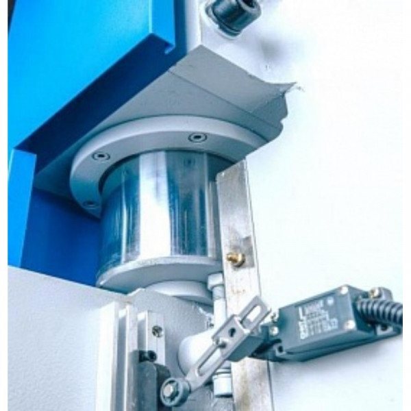 Гидравлический листогибочный пресс (E22) MetalTec HBM 30/1600 (WC67Y-30TX1600)